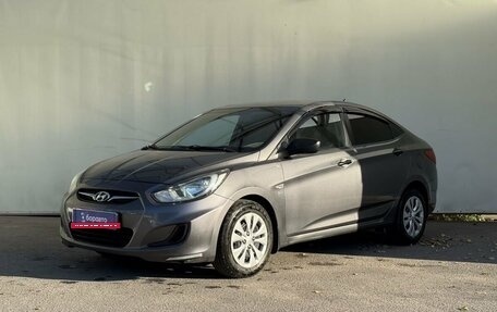 Hyundai Solaris II рестайлинг, 2013 год, 895 000 рублей, 1 фотография