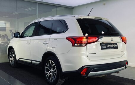 Mitsubishi Outlander III рестайлинг 3, 2016 год, 1 649 000 рублей, 8 фотография