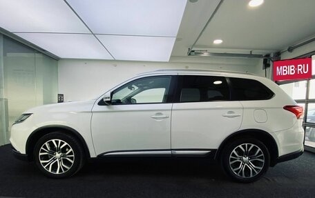 Mitsubishi Outlander III рестайлинг 3, 2016 год, 1 649 000 рублей, 10 фотография