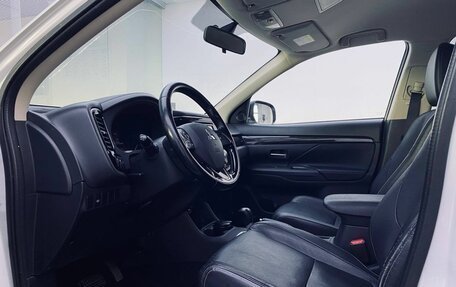 Mitsubishi Outlander III рестайлинг 3, 2016 год, 1 649 000 рублей, 20 фотография