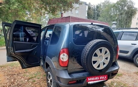 Chevrolet Niva I рестайлинг, 2013 год, 730 000 рублей, 5 фотография