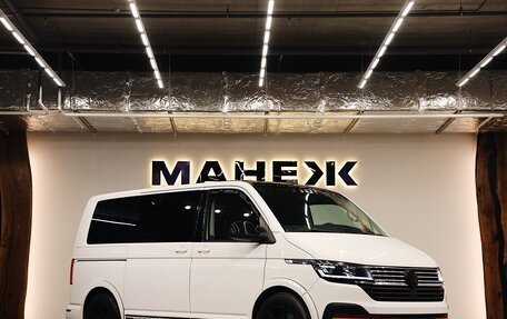 Volkswagen Multivan T6 рестайлинг, 2019 год, 5 400 000 рублей, 1 фотография