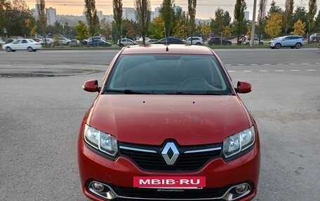 Renault Logan II, 2017 год, 600 000 рублей, 3 фотография