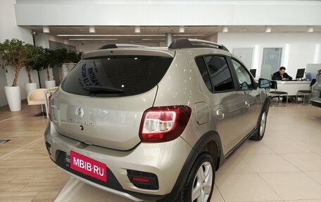 Renault Sandero II рестайлинг, 2015 год, 855 000 рублей, 5 фотография