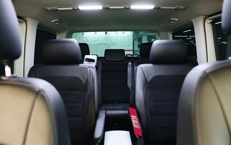 Volkswagen Multivan T6 рестайлинг, 2019 год, 5 400 000 рублей, 17 фотография