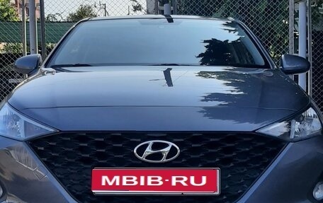 Hyundai Solaris II рестайлинг, 2021 год, 1 740 000 рублей, 1 фотография