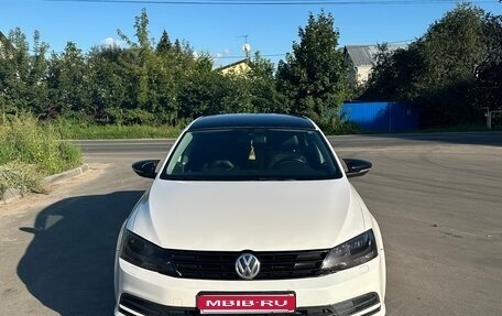 Volkswagen Jetta VI, 2015 год, 1 300 000 рублей, 1 фотография