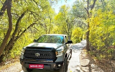 Toyota Tundra II, 2018 год, 3 020 000 рублей, 8 фотография