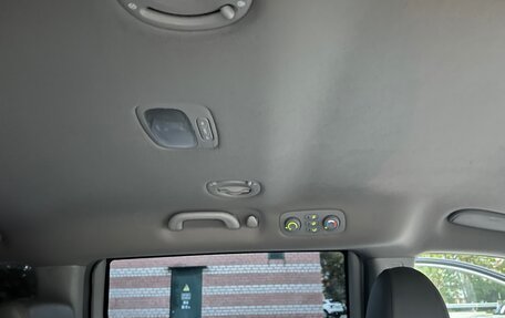 KIA Carnival III, 2006 год, 1 400 000 рублей, 18 фотография