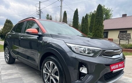 KIA Stonic, 2018 год, 1 365 000 рублей, 3 фотография