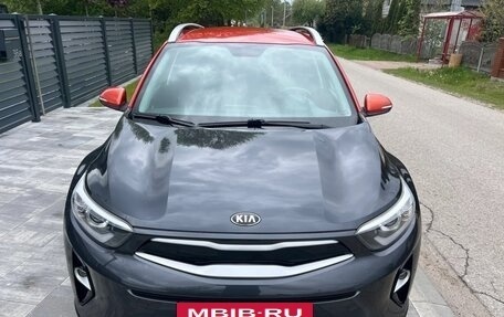 KIA Stonic, 2018 год, 1 365 000 рублей, 4 фотография