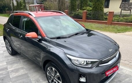KIA Stonic, 2018 год, 1 365 000 рублей, 5 фотография