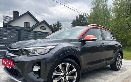 KIA Stonic, 2018 год, 1 365 000 рублей, 2 фотография