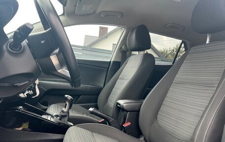 KIA Stonic, 2018 год, 1 365 000 рублей, 19 фотография