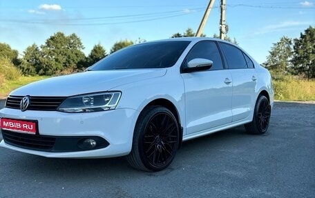 Volkswagen Jetta VI, 2011 год, 1 170 000 рублей, 1 фотография