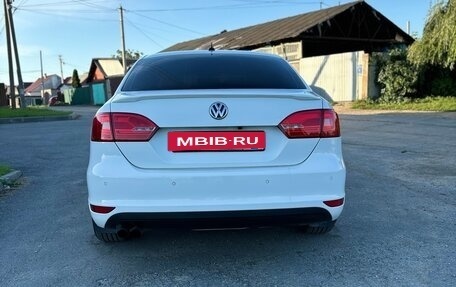 Volkswagen Jetta VI, 2011 год, 1 170 000 рублей, 4 фотография