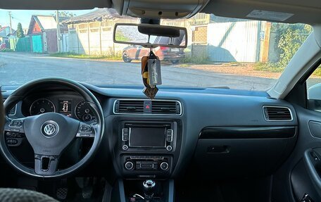 Volkswagen Jetta VI, 2011 год, 1 170 000 рублей, 11 фотография