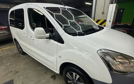 Peugeot Partner II рестайлинг 2, 2016 год, 835 000 рублей, 2 фотография