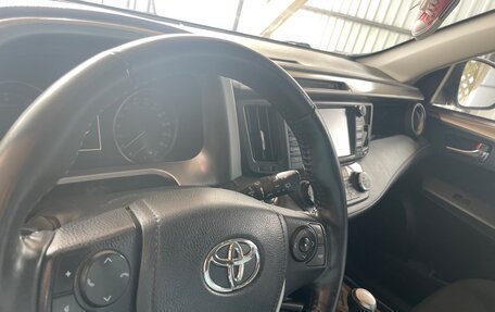 Toyota RAV4, 2018 год, 2 390 000 рублей, 5 фотография