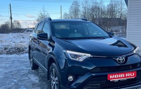 Toyota RAV4, 2018 год, 2 390 000 рублей, 2 фотография