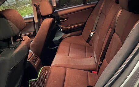 BMW 3 серия, 2010 год, 1 300 000 рублей, 14 фотография