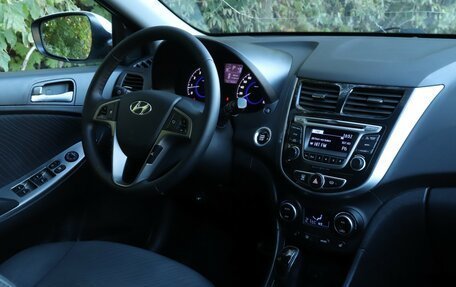 Hyundai Solaris II рестайлинг, 2015 год, 978 000 рублей, 12 фотография