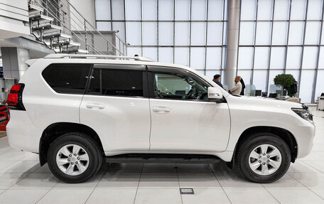 Toyota Land Cruiser Prado 150 рестайлинг 2, 2018 год, 4 550 000 рублей, 8 фотография
