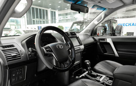 Toyota Land Cruiser Prado 150 рестайлинг 2, 2018 год, 4 550 000 рублей, 20 фотография