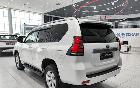 Toyota Land Cruiser Prado 150 рестайлинг 2, 2018 год, 4 550 000 рублей, 11 фотография