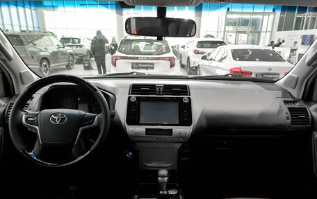 Toyota Land Cruiser Prado 150 рестайлинг 2, 2018 год, 4 550 000 рублей, 18 фотография