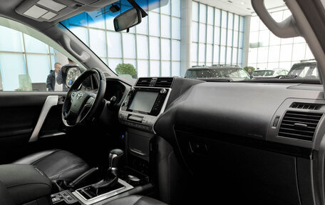 Toyota Land Cruiser Prado 150 рестайлинг 2, 2018 год, 4 550 000 рублей, 15 фотография