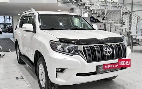 Toyota Land Cruiser Prado 150 рестайлинг 2, 2018 год, 4 550 000 рублей, 7 фотография