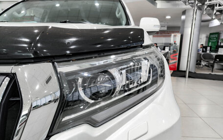 Toyota Land Cruiser Prado 150 рестайлинг 2, 2018 год, 4 550 000 рублей, 21 фотография
