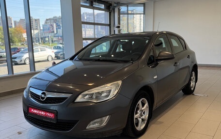 Opel Astra J, 2011 год, 633 000 рублей, 1 фотография
