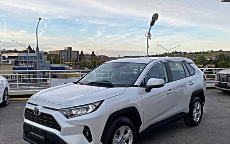 Toyota RAV4, 2025 год, 2 892 000 рублей, 2 фотография
