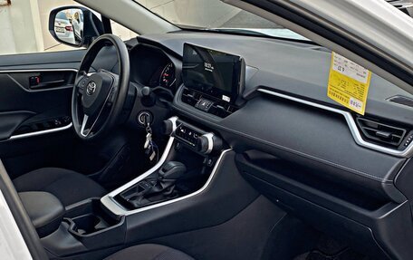 Toyota RAV4, 2025 год, 2 892 000 рублей, 16 фотография