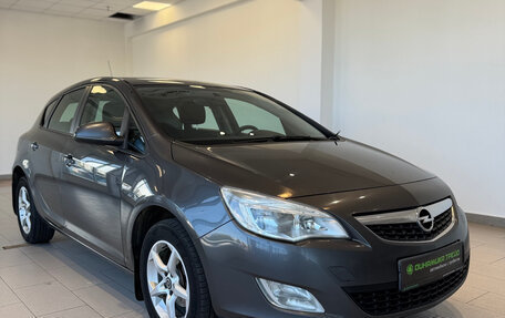 Opel Astra J, 2011 год, 633 000 рублей, 3 фотография