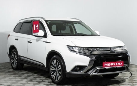 Mitsubishi Outlander III рестайлинг 3, 2018 год, 1 899 700 рублей, 3 фотография