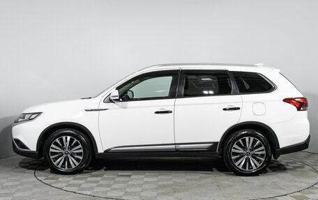 Mitsubishi Outlander III рестайлинг 3, 2018 год, 1 899 700 рублей, 9 фотография