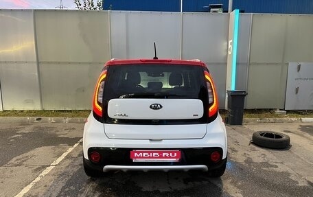KIA Soul II рестайлинг, 2018 год, 1 800 000 рублей, 3 фотография