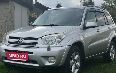 Toyota RAV4, 2004 год, 880 000 рублей, 2 фотография