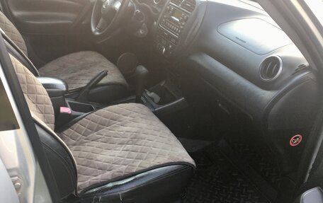 Toyota RAV4, 2004 год, 880 000 рублей, 14 фотография