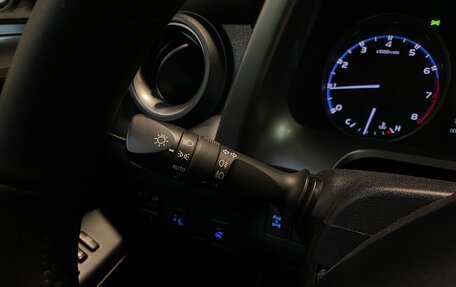 Toyota RAV4, 2016 год, 2 475 000 рублей, 21 фотография