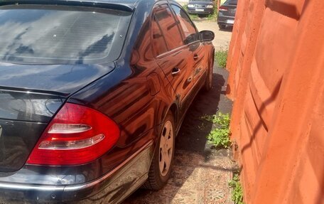 Mercedes-Benz E-Класс, 2005 год, 600 000 рублей, 4 фотография