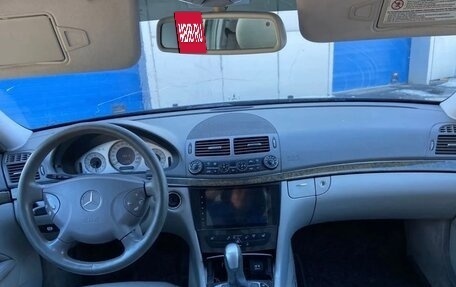 Mercedes-Benz E-Класс, 2005 год, 600 000 рублей, 9 фотография