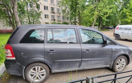 Opel Zafira B, 2011 год, 650 000 рублей, 2 фотография
