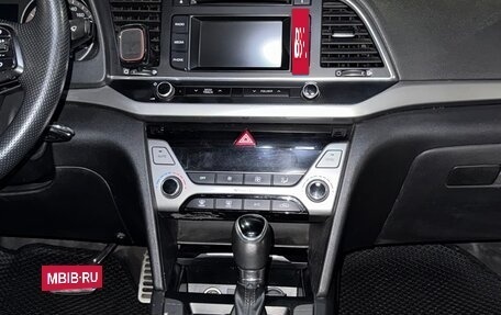 Hyundai Elantra VI рестайлинг, 2016 год, 1 300 000 рублей, 9 фотография