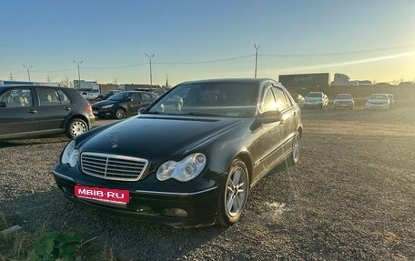 Mercedes-Benz C-Класс, 2003 год, 525 000 рублей, 1 фотография