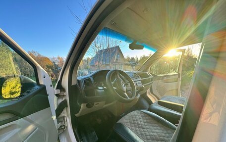 Volkswagen Caravelle T6 рестайлинг, 2017 год, 2 200 000 рублей, 7 фотография