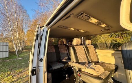 Volkswagen Caravelle T6 рестайлинг, 2017 год, 2 200 000 рублей, 8 фотография